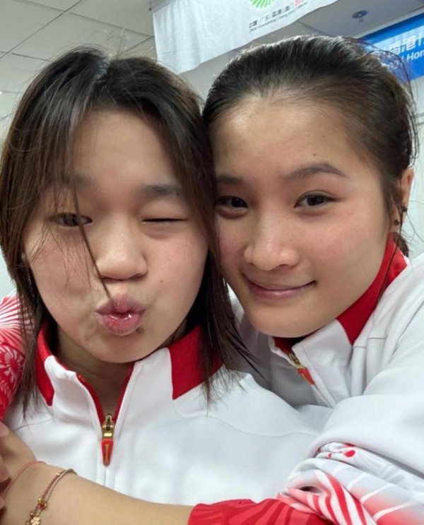 跳水界再出黑马！王伟莹勇夺单人冠，采访意外透露全红婵真实状态