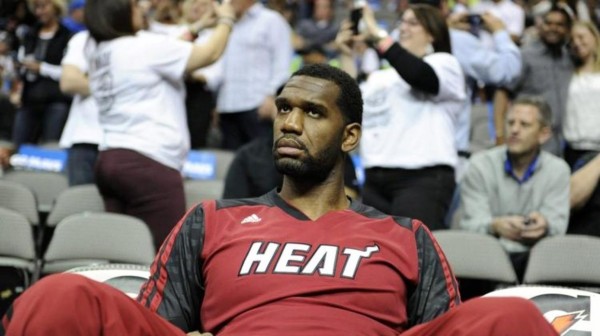 NBA球星奥尼尔现身only fans网红Sophie Rain生日派对，巅峰期收入2700万美金，Sophie年入竟高达8300万美金，财富差距引发热议