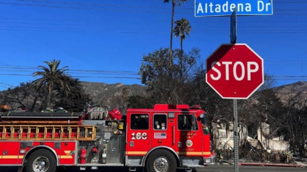 洛杉矶山火仍在持续，美富豪明星雇私人消防员引不满