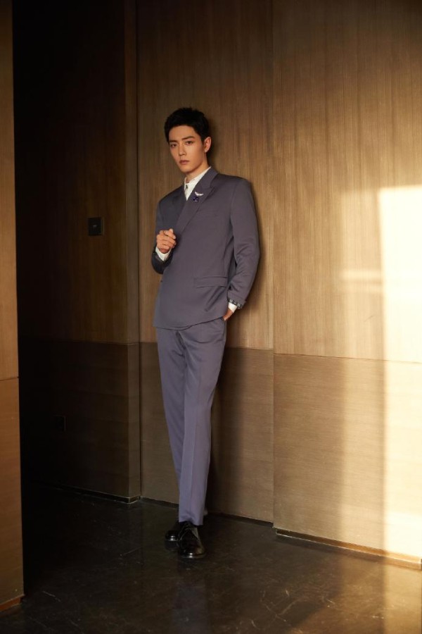 星光大赏合影，肖战王一博再度同框同台，红海引爆全场！