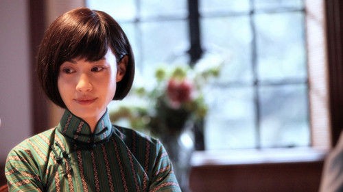 杨雪《黄金时代》为角色代言 文艺又个性