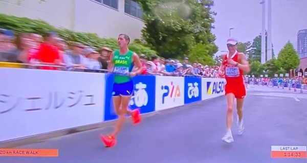 世锦赛男子20公里竞走王朝朝摘银时隔十年中国男选手再登领奖台