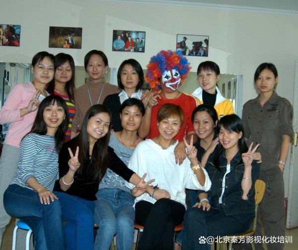 报了名学习影视化妆 需要自己买化妆品 都要买什么