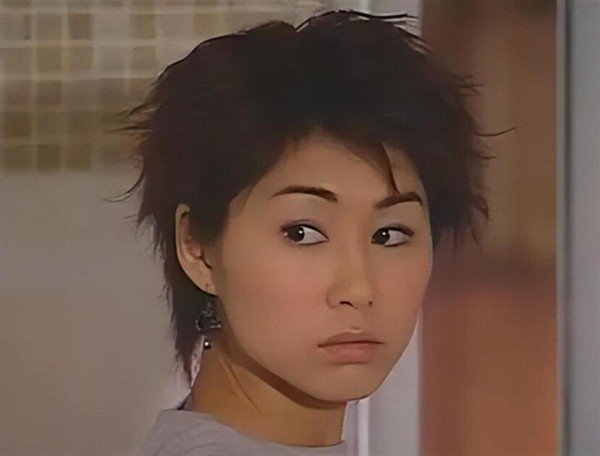 知名女演员胡定欣宣布离开TVB：曾连续两年获封TVB视后