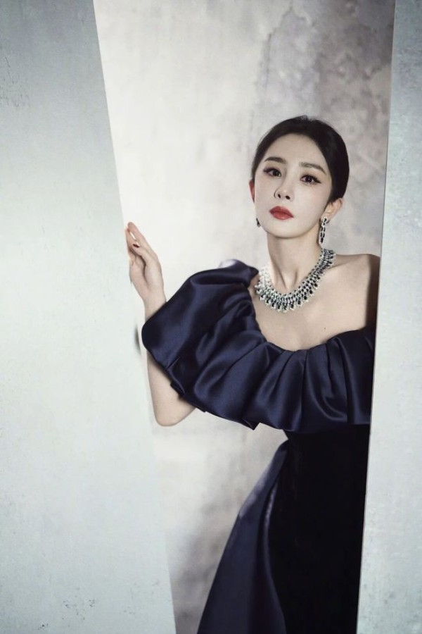 黑白配被塑料闺蜜背刺？杨幂被算计了？张婧仪挑小生？木子洋扔粉丝手机？姨太问答