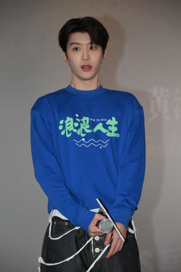 范丞丞首映礼座位学解码：同框女星背后的娱乐圈关系网密码