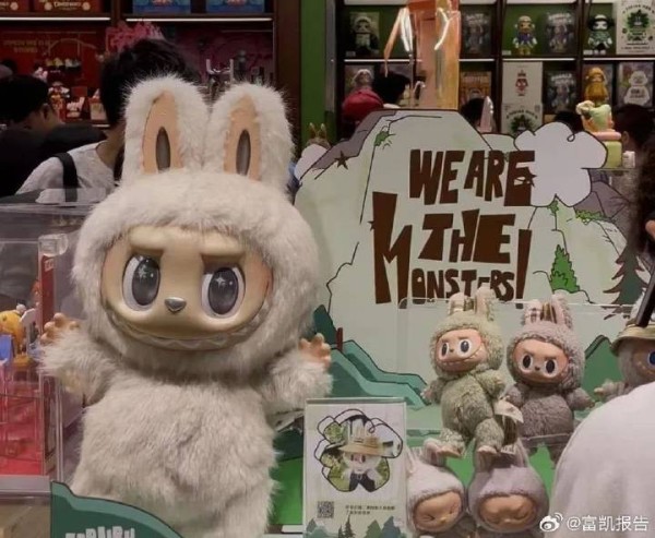 泡泡玛特2025上半年业绩暴涨：如何用Labubu征服全球