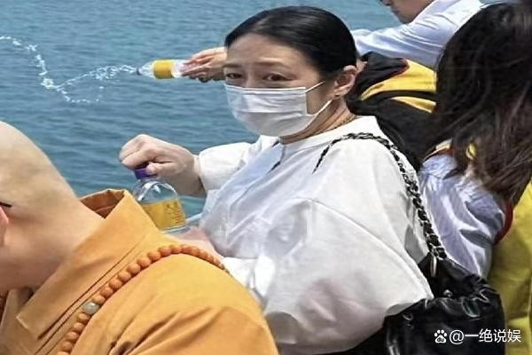 朱丽倩素颜放生，豪门生活冷清，家庭资产全挂刘德华名下