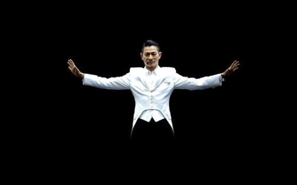 出道37年获奖无数，巅峰时期的刘德华有多火？没经历过体会不到的