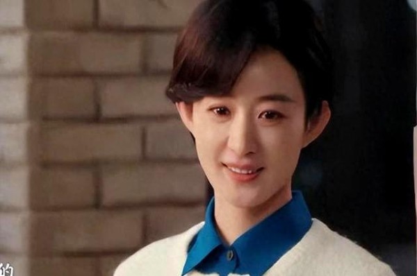 同样是85花，有人还在蹭红毯，赵丽颖已经凭实力杀进全球第六