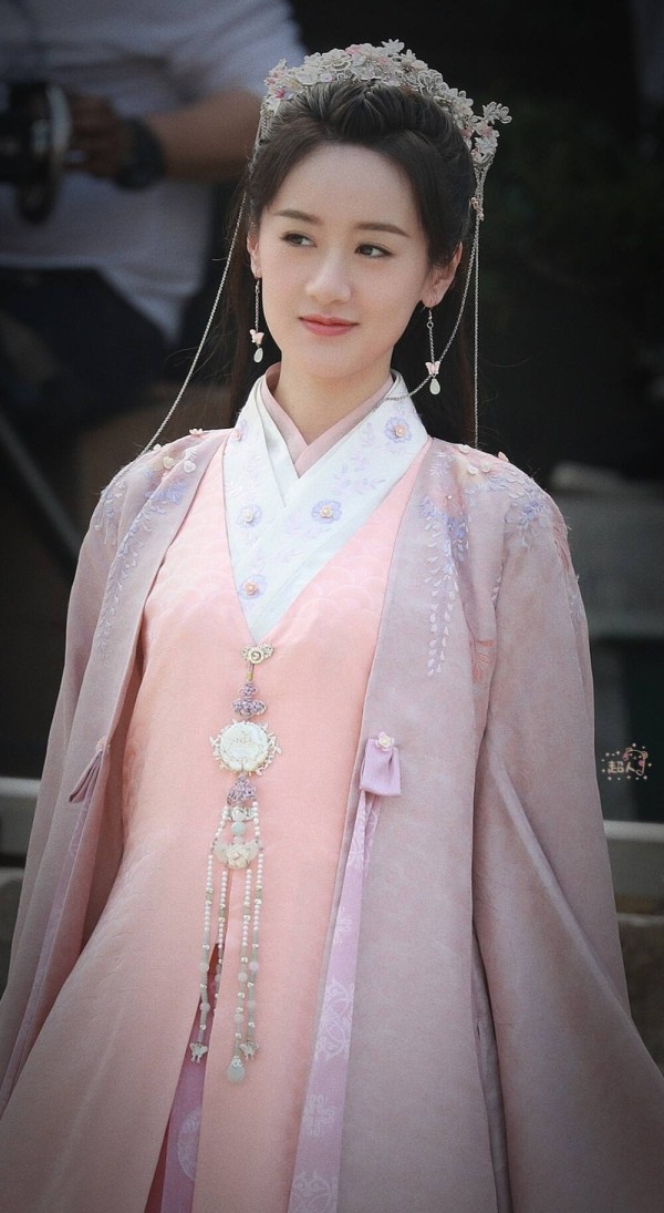 明星税务问题再爆雷，袁冰妍公司被罚97.8万，网友要求一视同仁