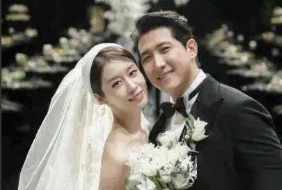 世纪婚礼变短命婚姻，球星私生活被好友当众揭穿