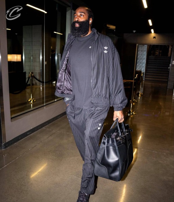 哈登交易后首次亮相，正式加盟骑士将穿1号迎来生涯首秀