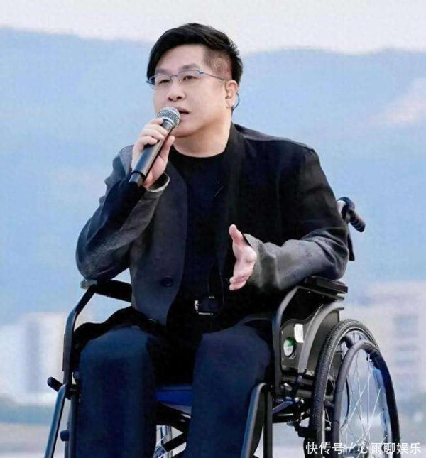 明明只是演员，硬要拿自己当大腕，这4位明星，究竟在高贵什么？