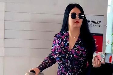 李湘机场质问跟拍者背后：名人隐私的边界与我们的社交责任