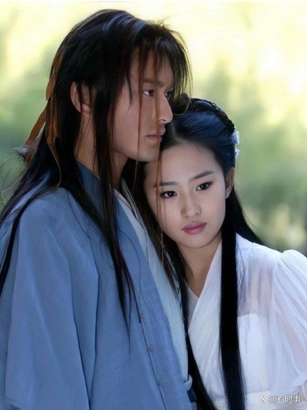 救命恩情还是商业剧本？黄晓明刘亦菲20年友情数据全拆解