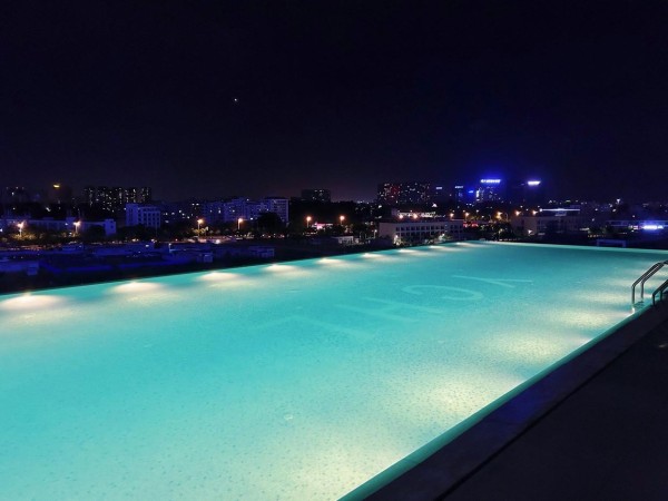 她凭什么通吃名流圈？深扒神秘女王的野心与资本拼图