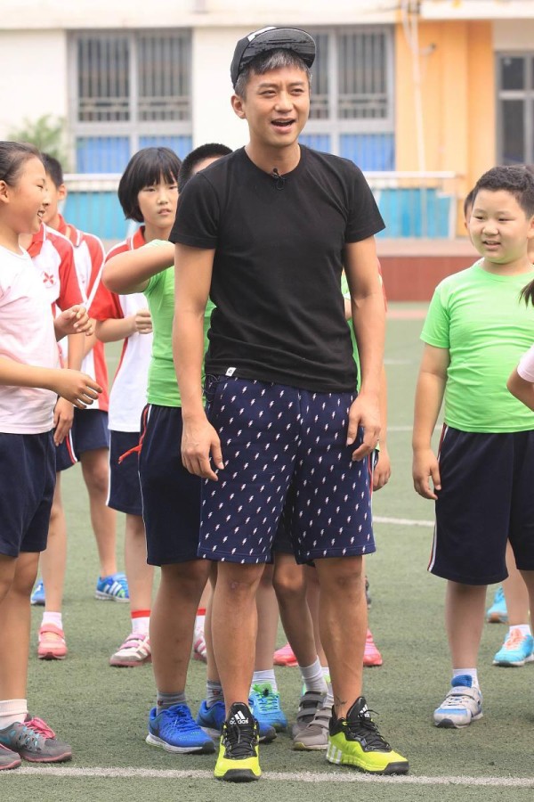 邓超为何总给鹿晗带程奶奶凉菜？这份兄弟情比凉菜更入味！