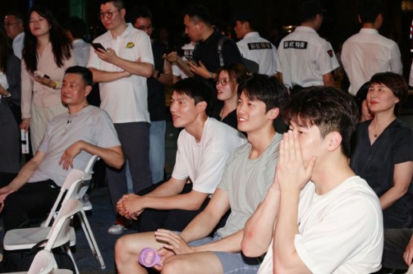 中国体育明星跨界互相支持的这种氛围对运动员有什么积极影响？