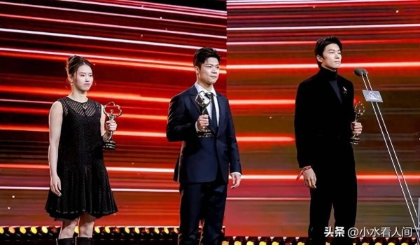 陈芋汐没想到，离过年不到7天，全红婵官宣喜讯，杂志首秀太惊艳