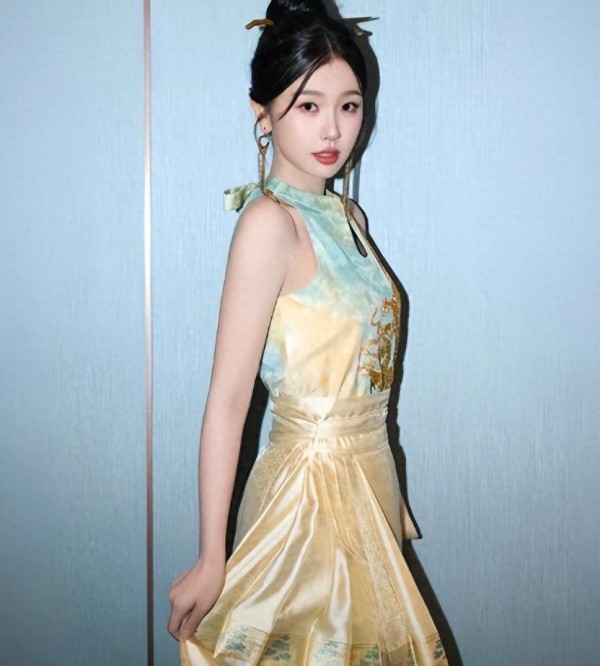 虞书欣黑料缠身，人设崩塌，意外揭露娱乐圈最残酷的人情冷暖面目