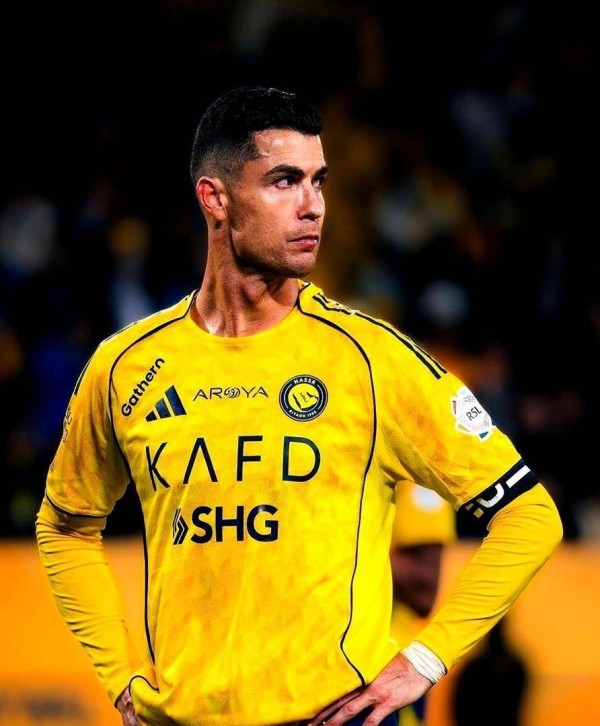 C罗深夜离队引发沙特足坛资本棋局下的巨星抗争