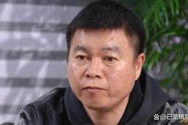 球星走了不只少块拼图：俱乐部如何像下棋一样布局冬窗？