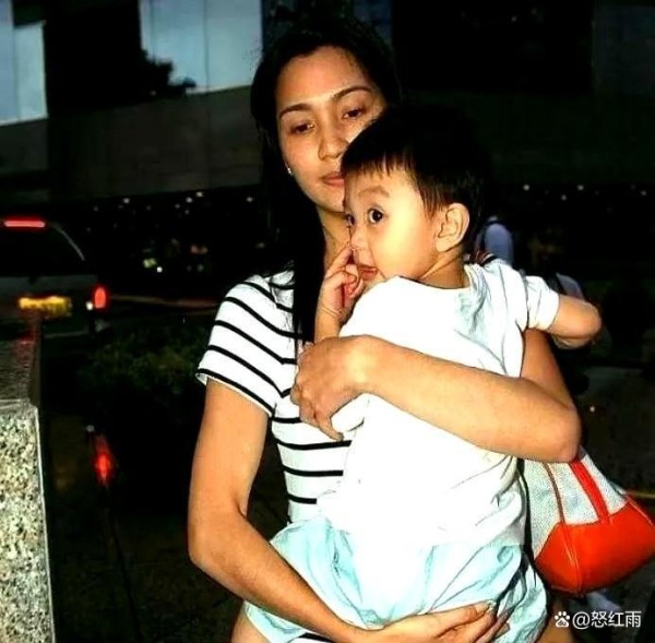 娱乐圈这池子水，深得能淹人！镜头前...@怒红雨的动态