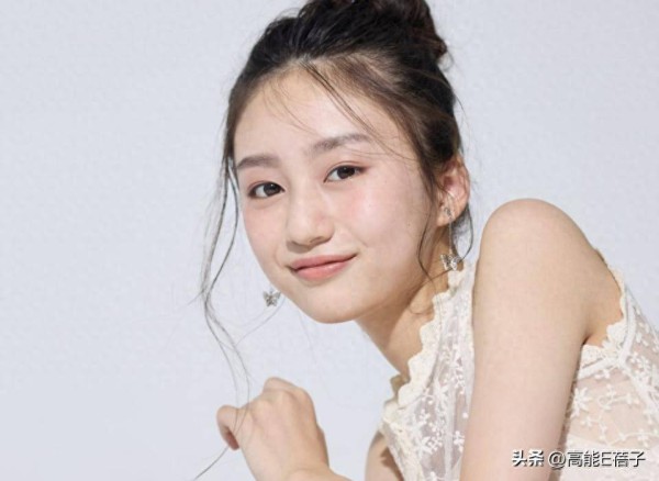 15岁女星抽烟喝酒实锤！日本演艺圈未成年抽烟，她还不是第一人！