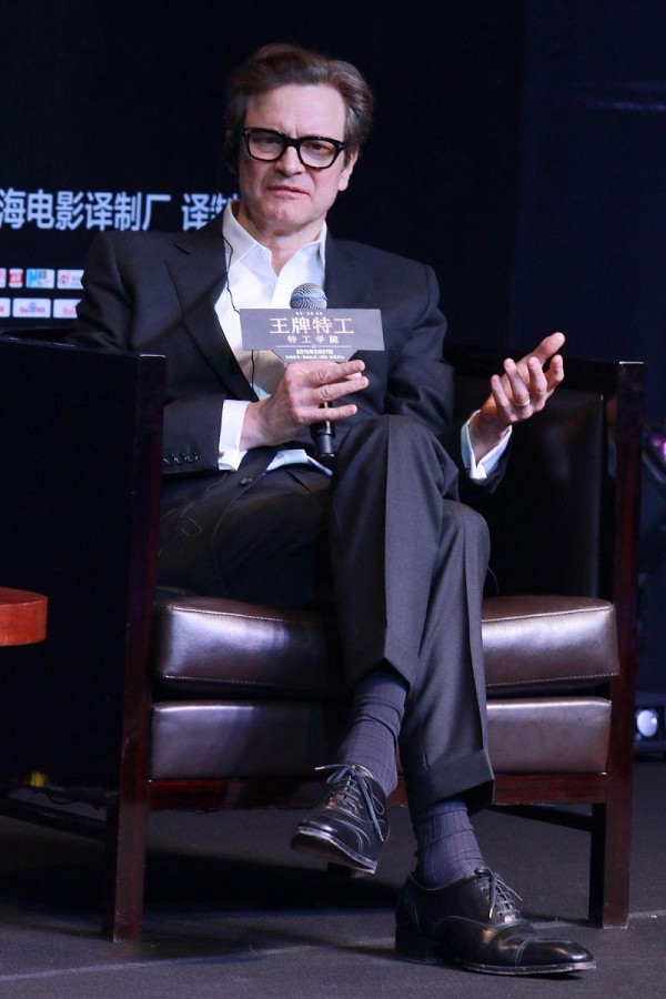 从明星恋情曝光到社会心理窥探：我们为何对八卦如此狂热？