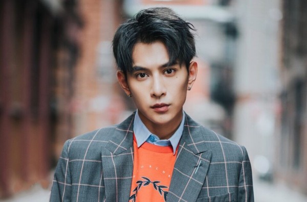 冯建宇：潜力演员，人气歌手