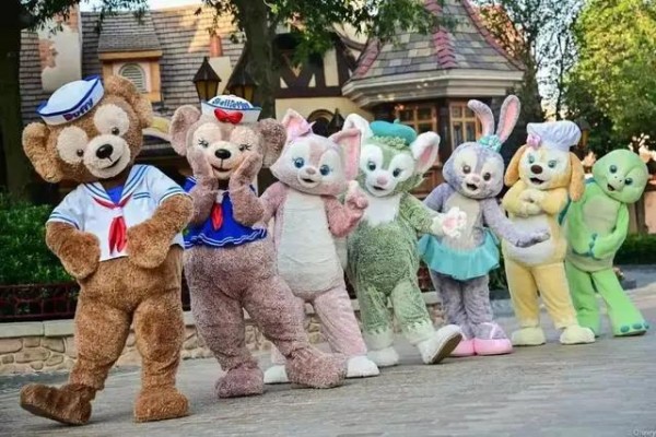 身价狂跌！迪士尼新晋“女明星”玲娜贝儿为甚么这么火？