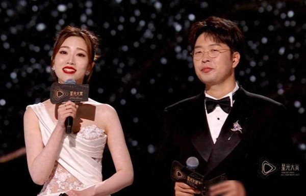 星光大赏：红毯也有体面人，座位和奖项折射咖位，《繁华》排面足