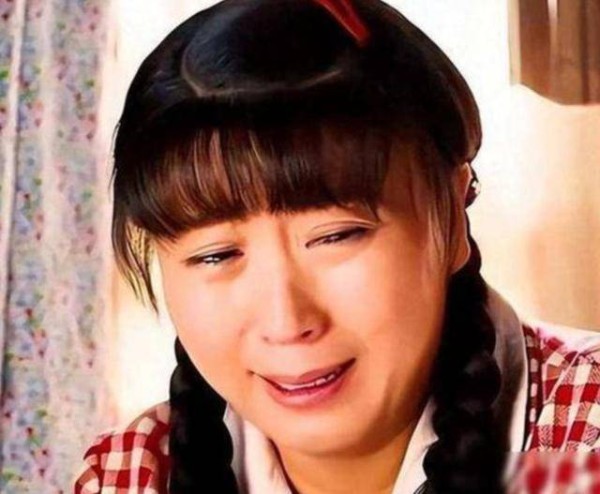 春节前明星塌房潮：张雨绮代孕疑云，闫学晶哭穷捞金，孙怡违规驾驶