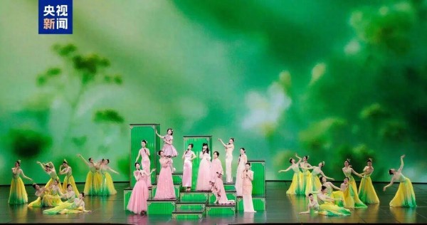 马年春晚完成第四次彩排，成龙等明星亮相