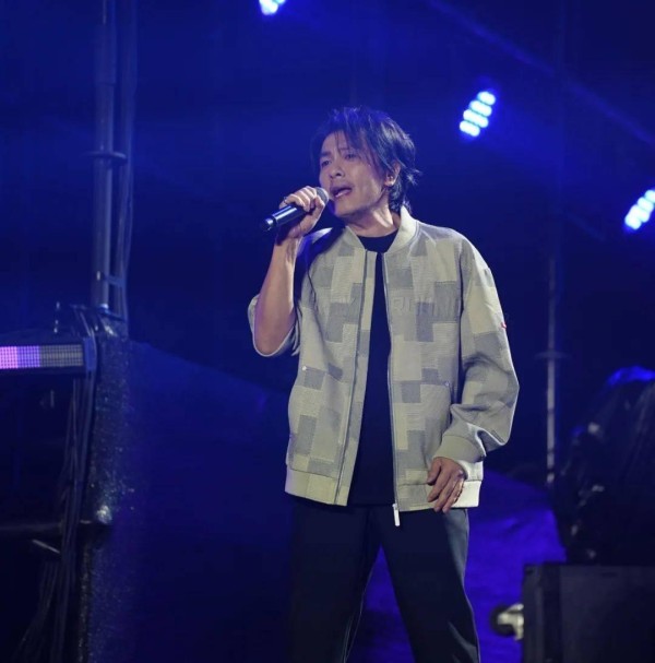 阿杜亲身揭露：舞台焦虑到抑郁，30%艺人心理崩溃真相