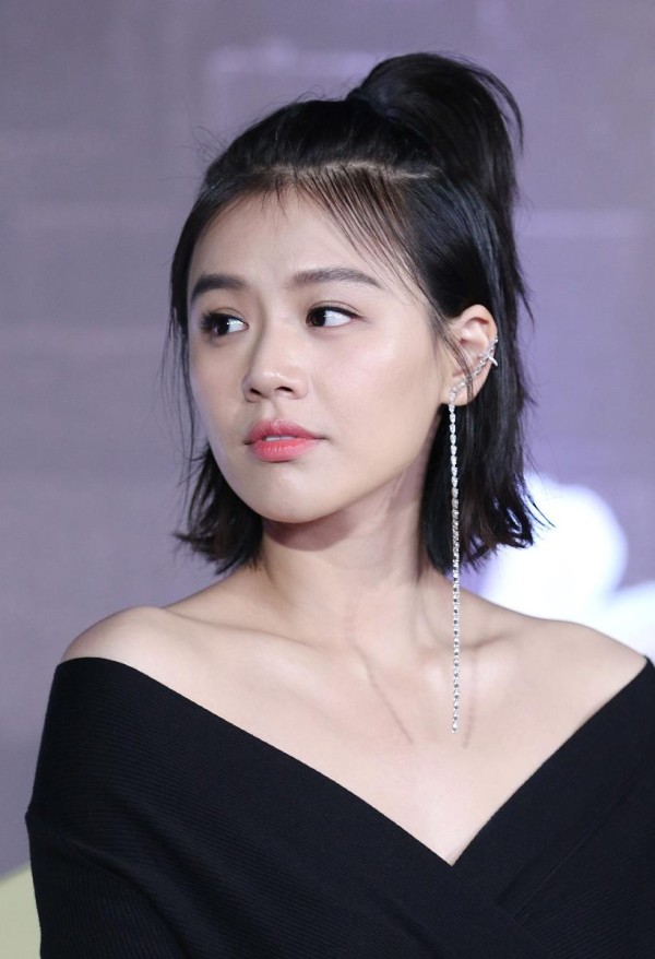 马思纯减药量：当明星撕开抑郁症标签，我们该如何接住这份脆弱？