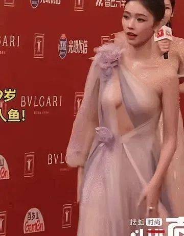 29岁林允走红毯，被指“衣不遮体”，2025年戛纳红毯的“禁裸令”，再次揭开女星的“功利危机”