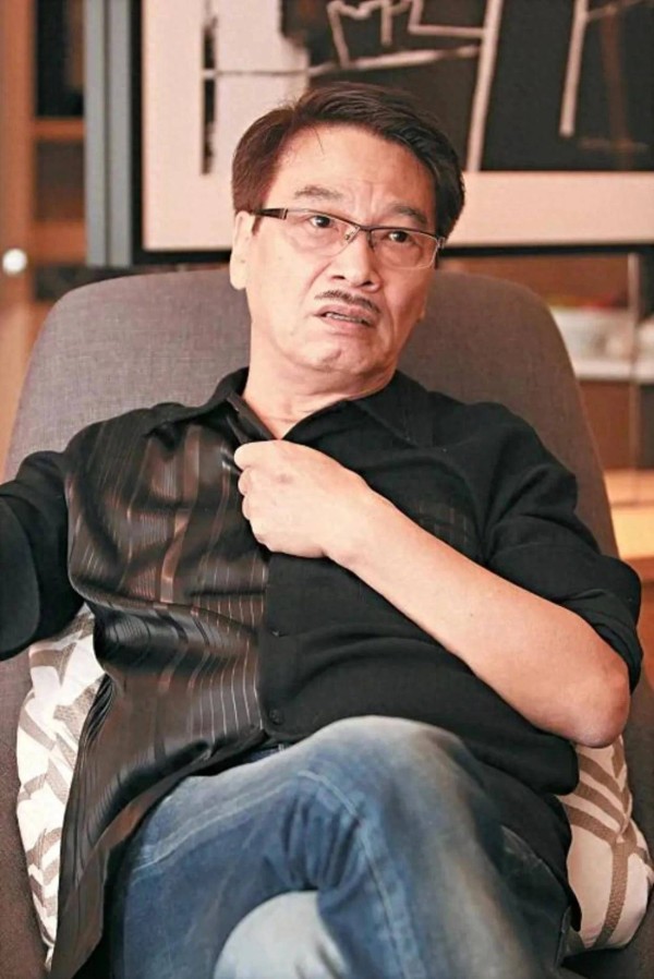 一生没有当过主角的香港明星。金牌配角背后辛酸坎坷的成名之路。