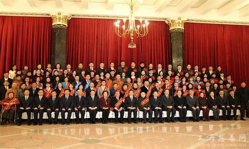 我校慈善义工队获第七届“上海市慈善之星”称号