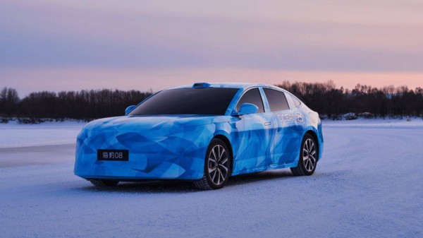 微信恢复千问与元宝红包口令复制；苹果2026春季新品攻势揭幕；专家提醒“明星AI拜年”视频存在法律风险；央视起底征信修复灰产链...