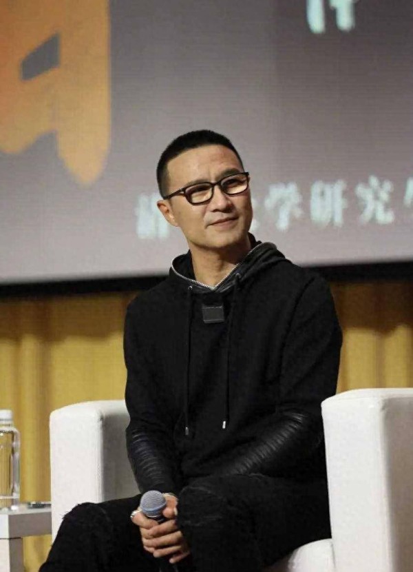 汪峰工作室辟谣与陈露结婚：不认识也无任何交集