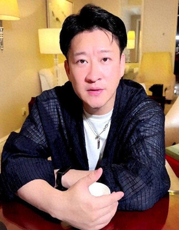 岳云鹏在辽宁春晚玩游戏赢麻了