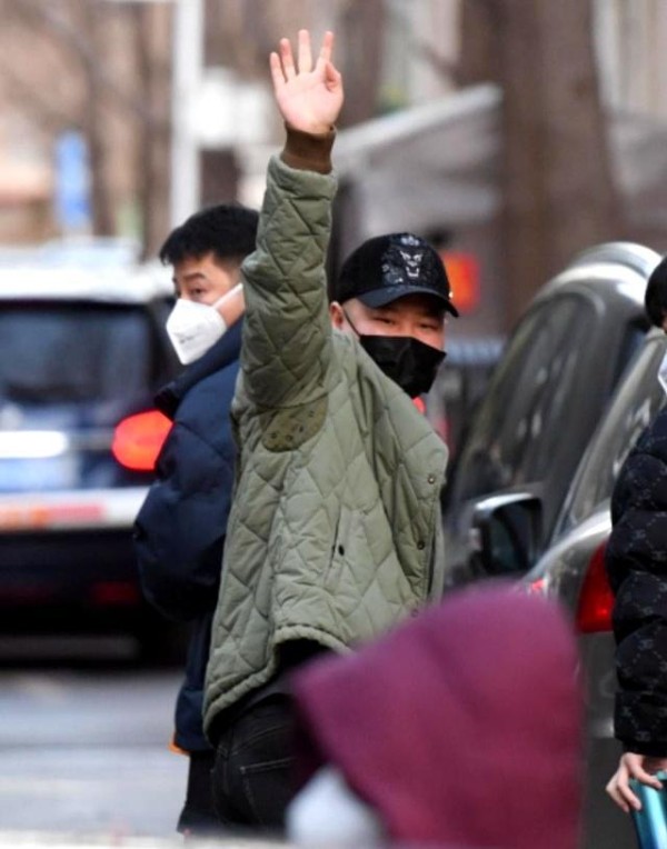 岳云鹏在辽宁春晚玩游戏赢麻了 商业智慧的选择