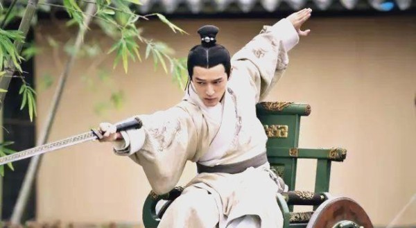 胡歌：从偶像少年到零差评演员的蜕变之路