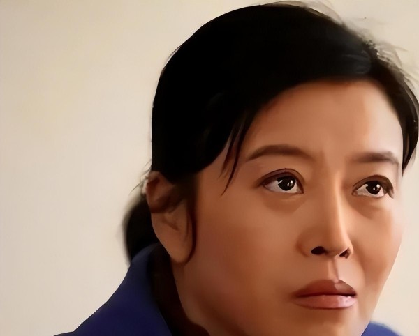 极大的电动阀：孙红雷与丁嘉丽的情感故事，虽然早已尘埃落定，却依然牵动人心。
从话剧《居里夫妇》的相识开始，丁嘉丽曾全力支持孙红雷的演艺梦想，在他事业刚起步时给予鼓励。
然而，随着孙红雷逐渐在娱乐圈崭露头角，两人之间的距离似乎也逐渐拉开。
分手后，丁嘉丽把自己的生活重心放在公益和演戏上，她在云南山区帮助了不少女童，努力用行动证明年龄和身份不能限制一个女性的价值。
而孙红雷则专注作品和商业布局，家庭生...