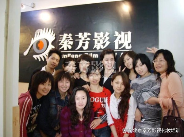 影视化妆卸妆技巧：温和清洁，保护演员皮肤