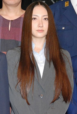 香椎由宇怀孕五个月出席新剧发布会(组图)