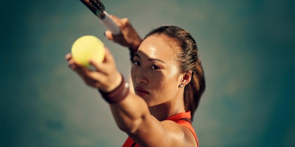 从 “Just Do It” 到 “Why Do It?”：耐克的新口号是对话 Z 世代还是稀释经典？