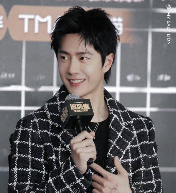 王一博福利五连送，瞬间冲上热搜，多次上线坐等被夸